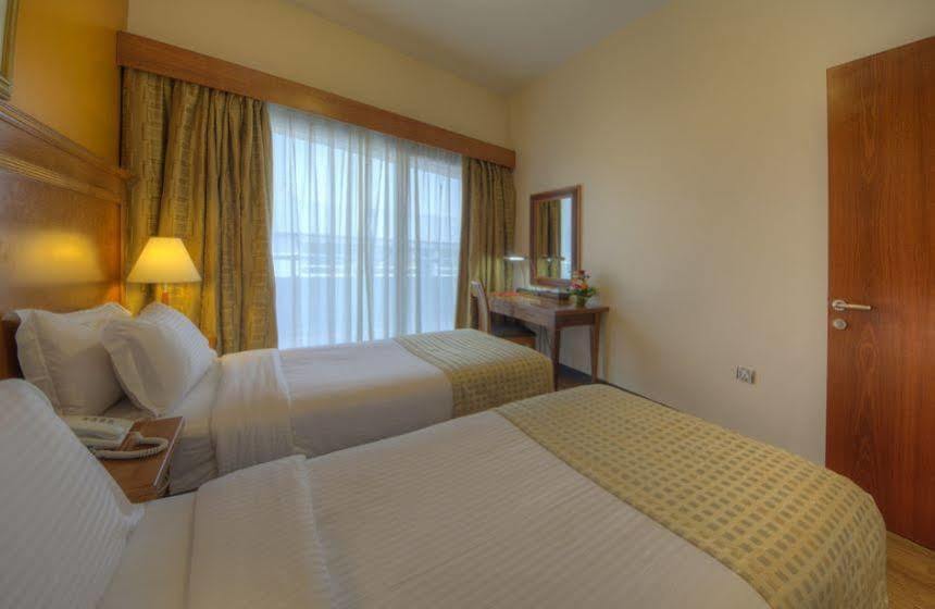 Fortune Grand Hotel Apartment Дубай Экстерьер фото